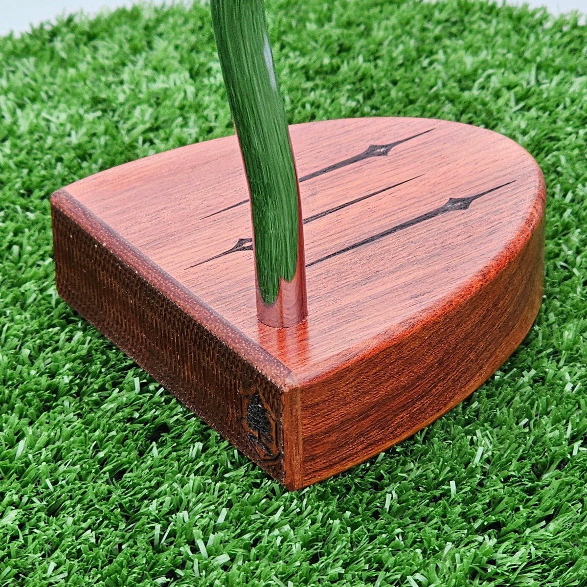 Vintage-style putter illustrating the evolution of putting equipment