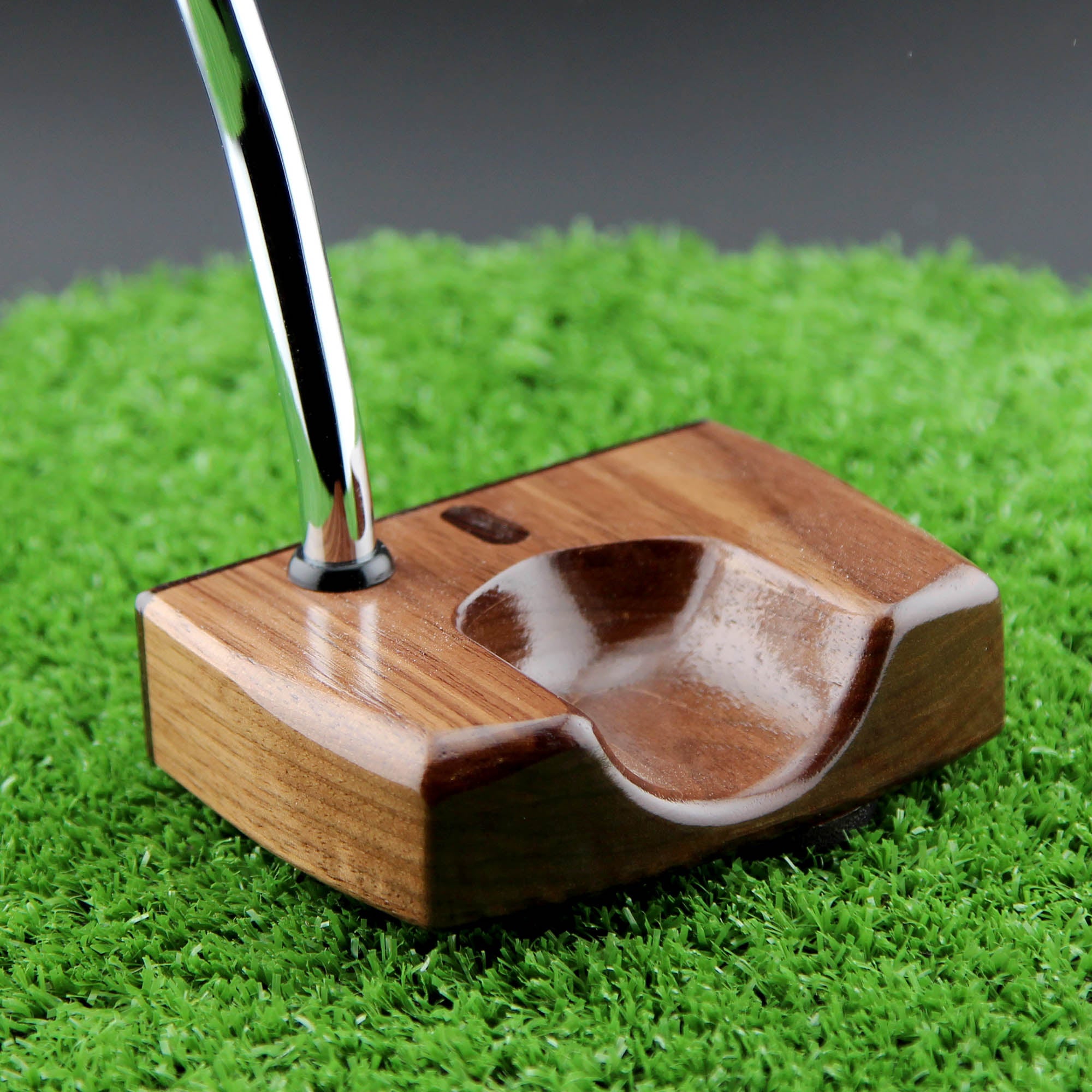 TimberTouch Woodrich Regal wood putter with Walnut