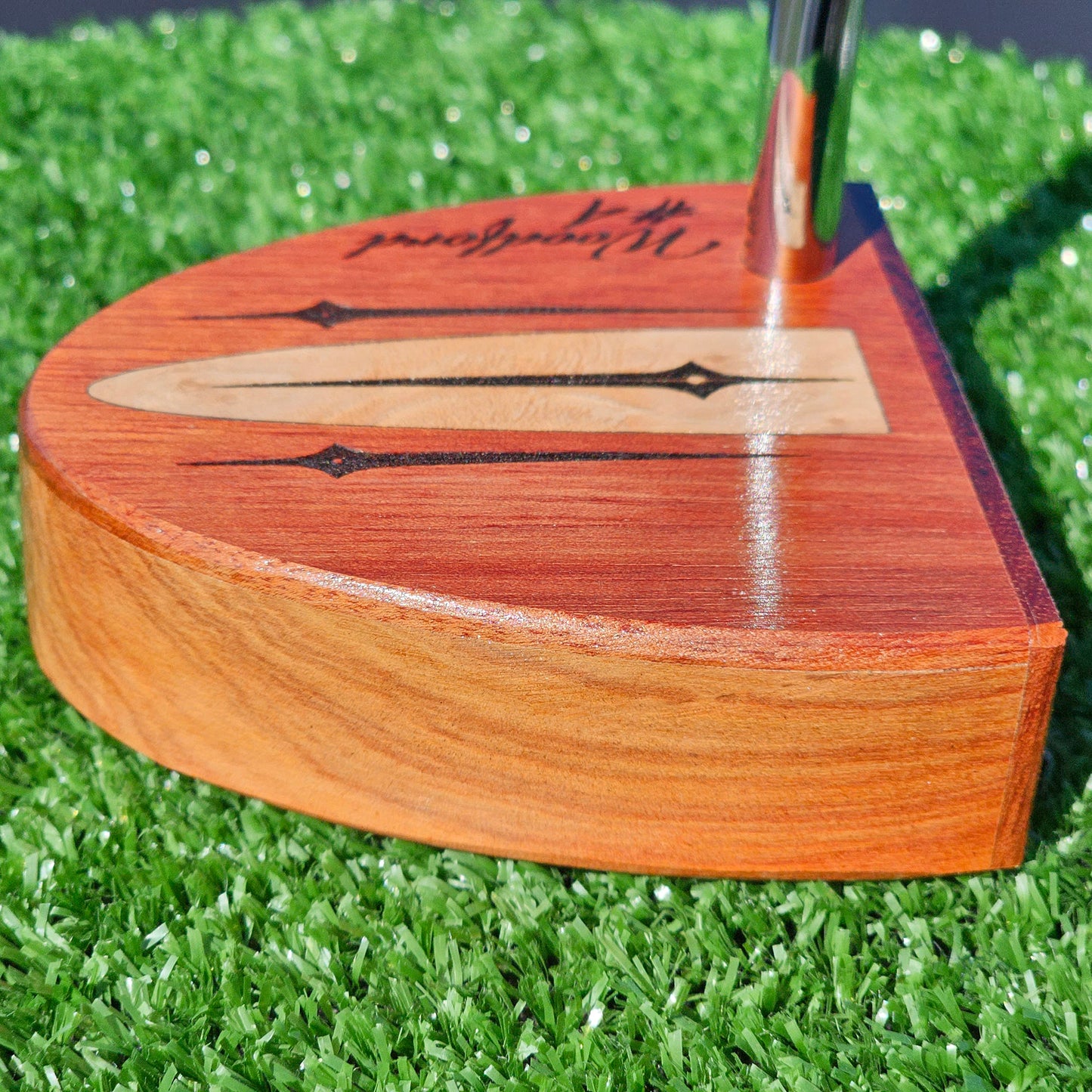 Bloodwood putter with Lacewood inlay