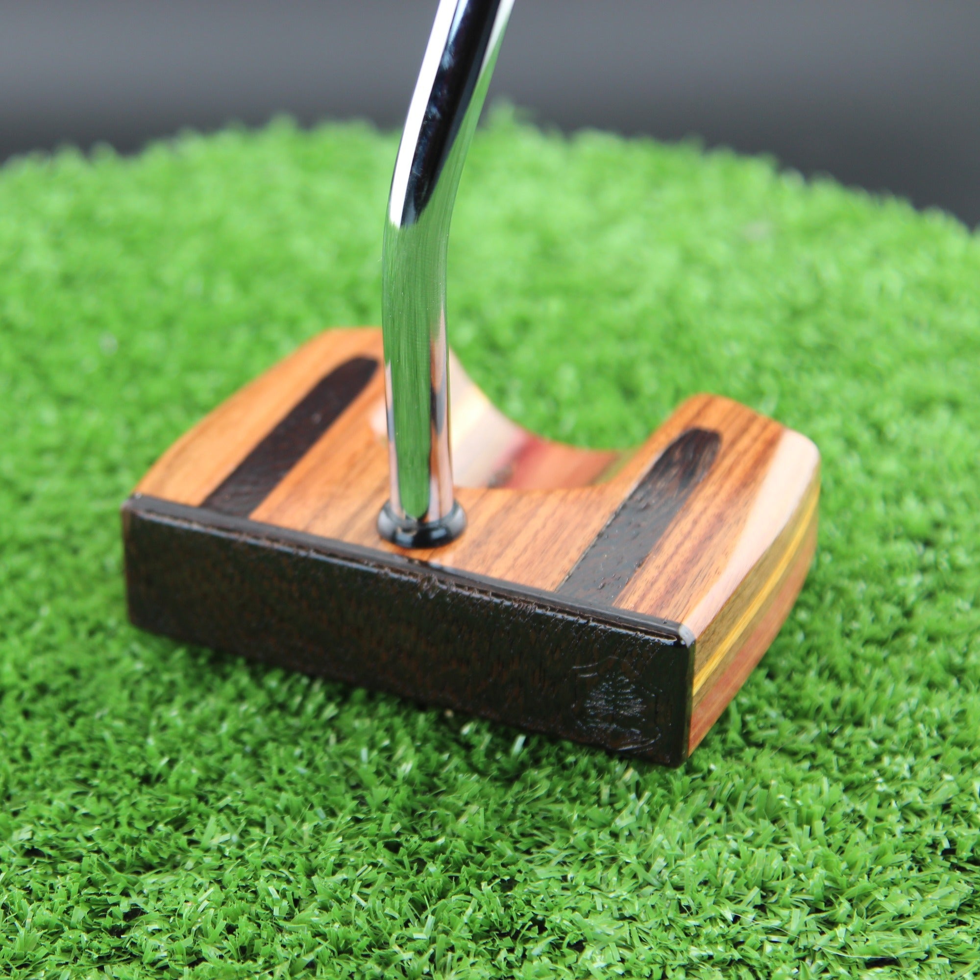 TimberTouch Tuxedo blade wood putter with Tigerwood, Rosewood and Walnut center shaft zero torque – face and heel angle view